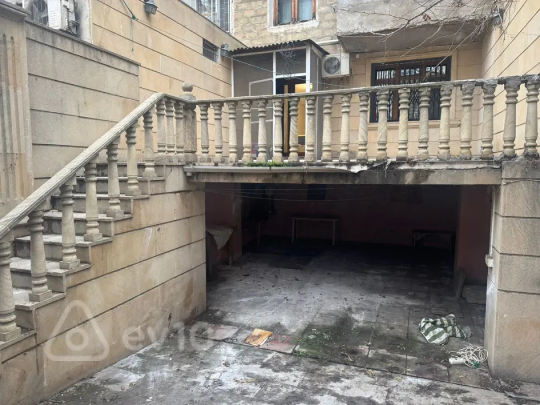 Kirayə verilir 3 otaqlı köhnə tikili 110 m²
