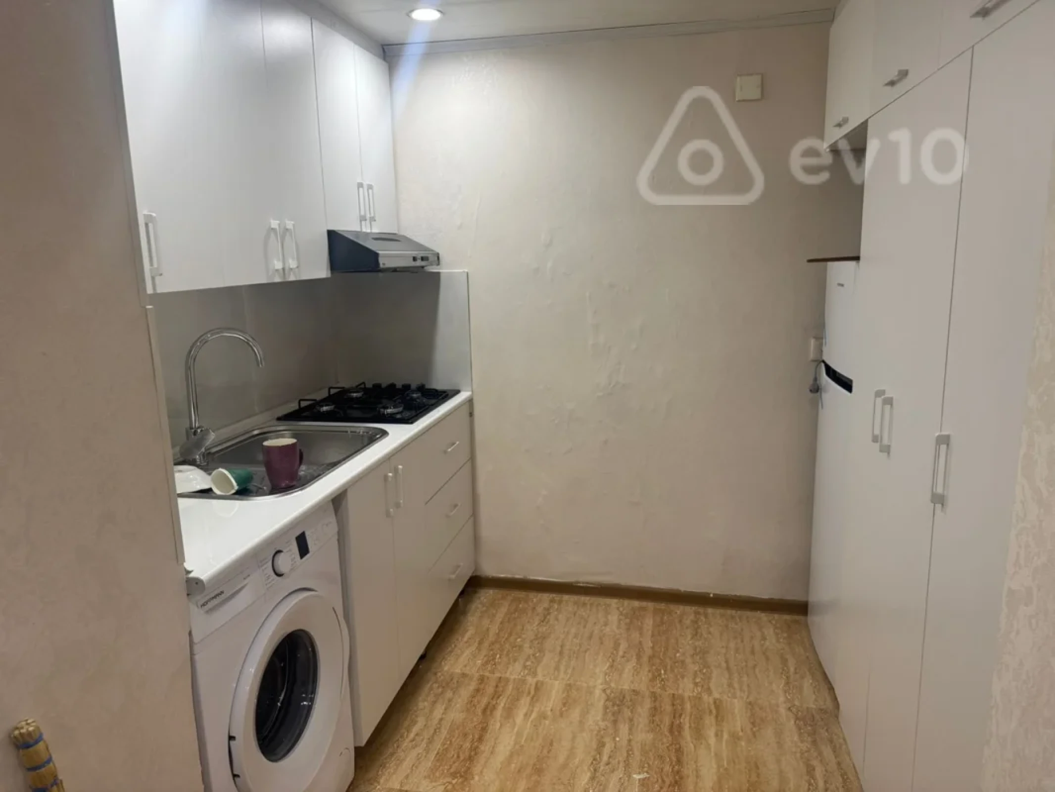 Kirayə verilir 3 otaqlı köhnə tikili 110 m²