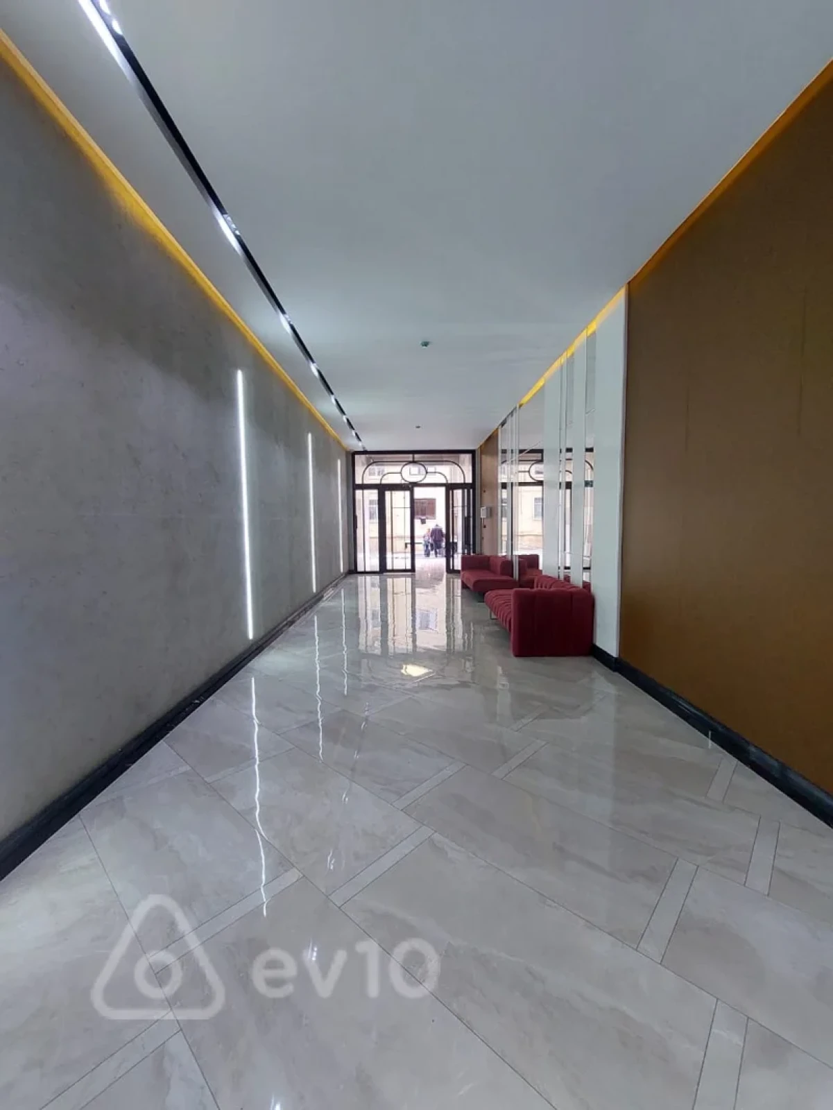 Satılır 2 otaqlı yeni tikili 97.4 m²