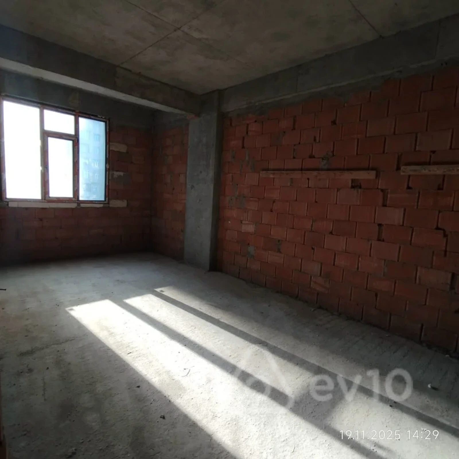 Satılır 2 otaqlı yeni tikili 110 m²