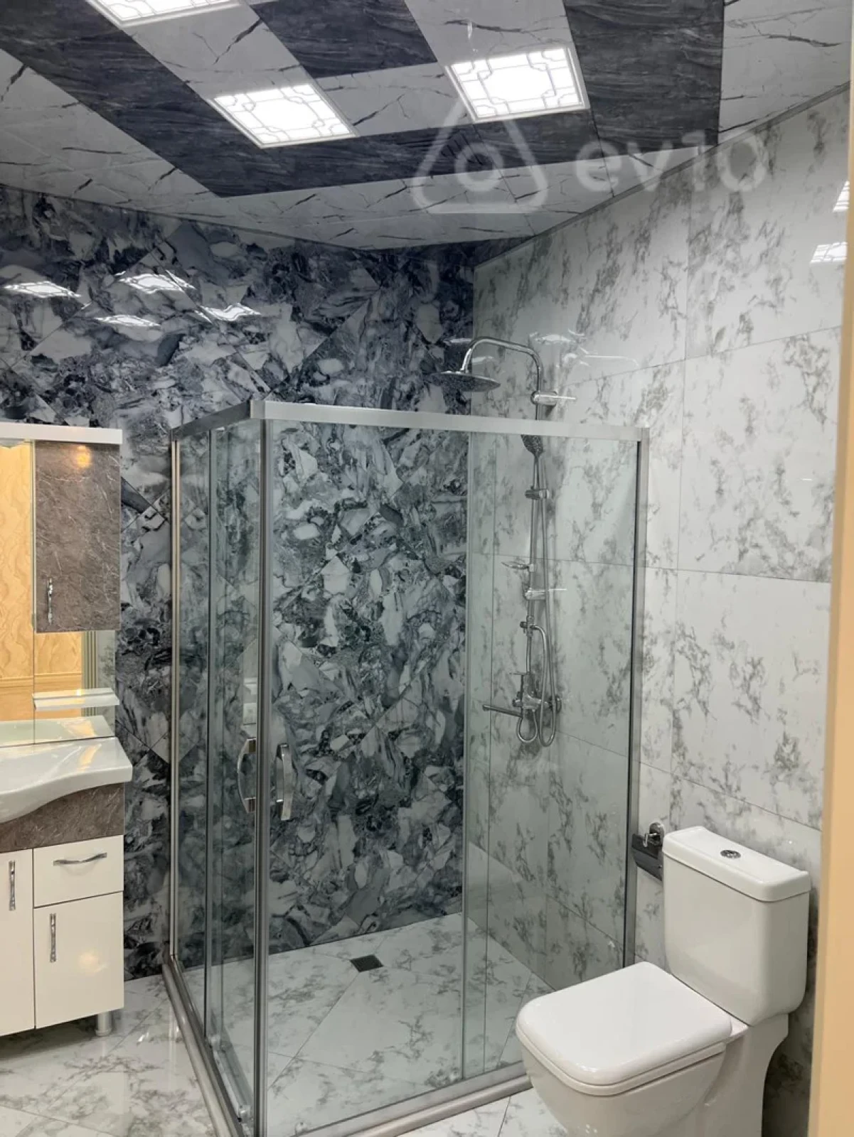 Satılır 4 otaqlı yeni tikili 140 m²