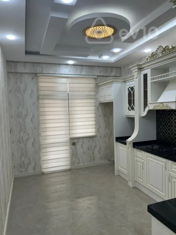 Satılır 4 otaqlı yeni tikili 140 m²