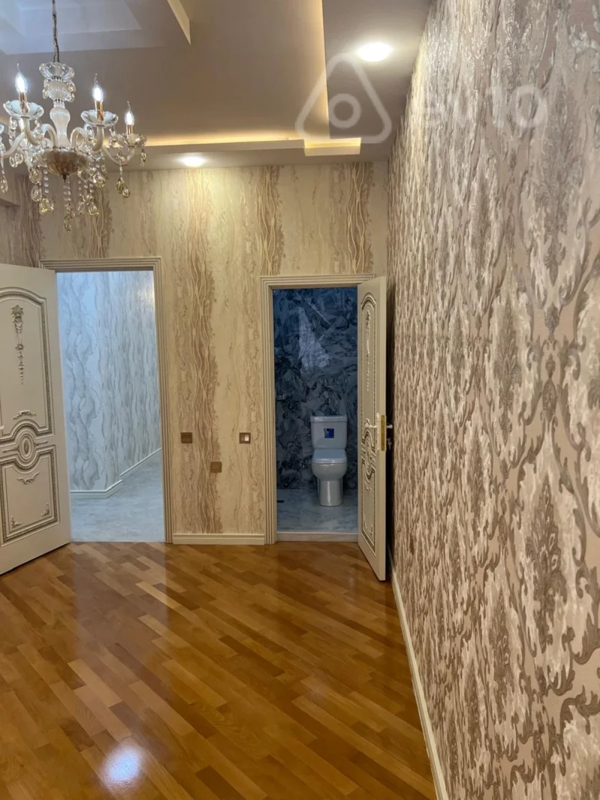 Satılır 4 otaqlı yeni tikili 140 m²