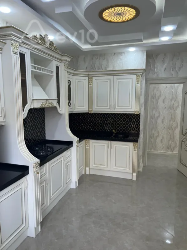 Satılır 4 otaqlı yeni tikili 140 m²