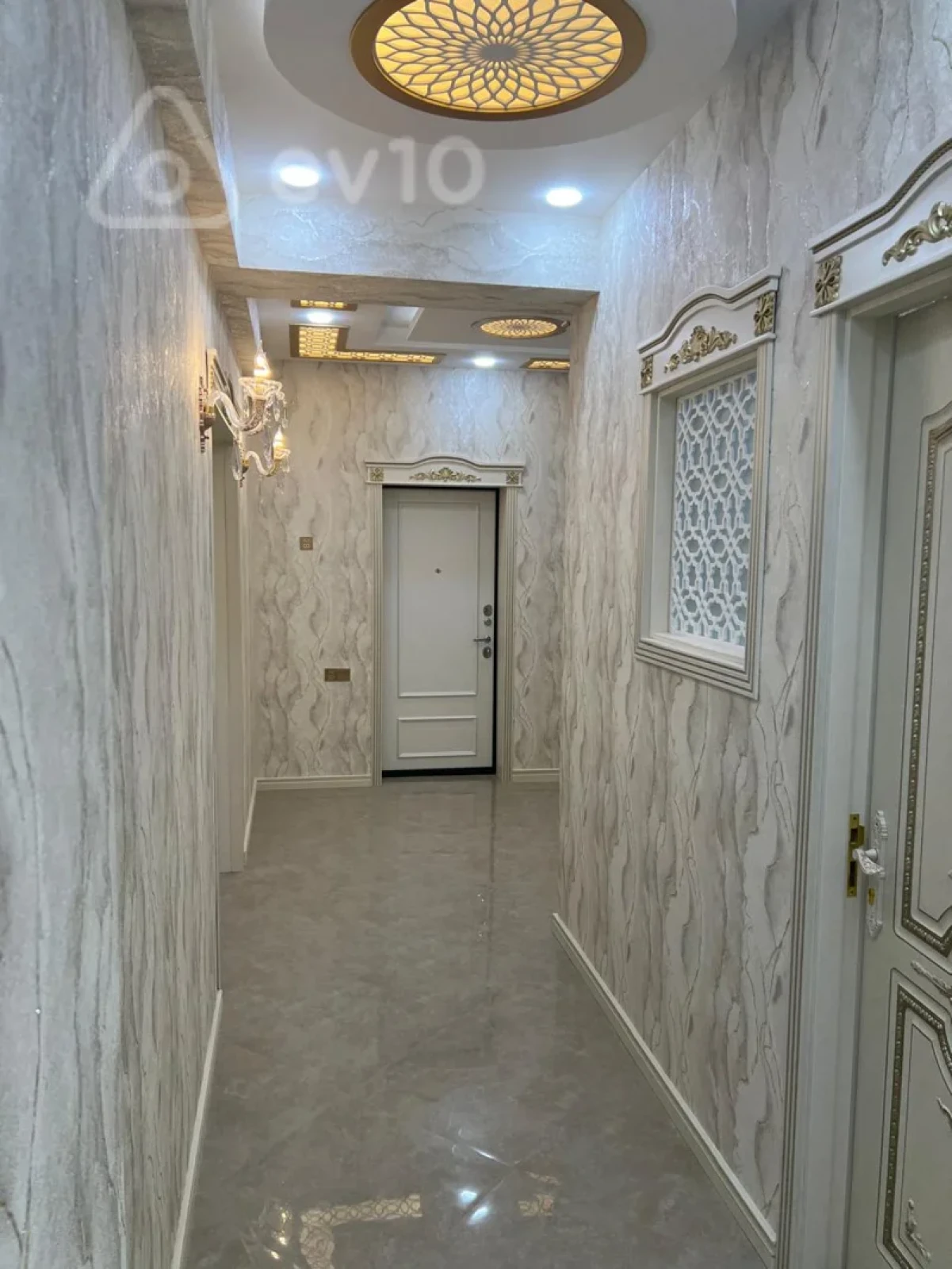 Satılır 4 otaqlı yeni tikili 140 m²