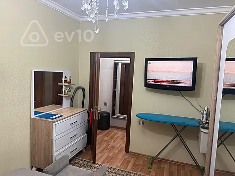 Satılır 2 otaqlı köhnə tikili 55 m²
