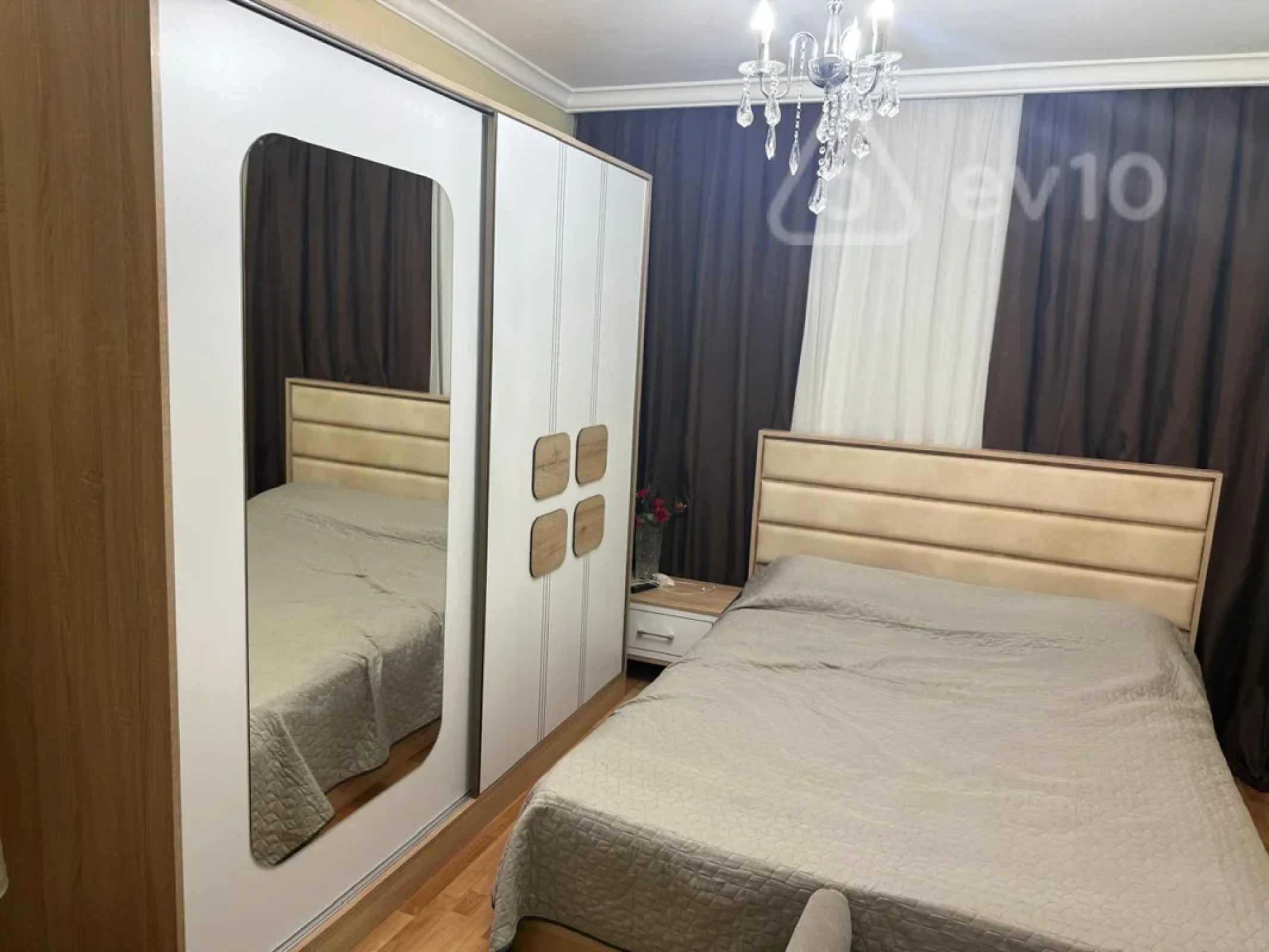 Satılır 2 otaqlı köhnə tikili 55 m²