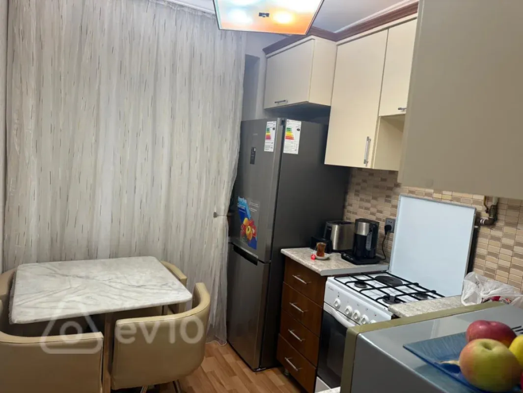 Satılır 2 otaqlı köhnə tikili 55 m²