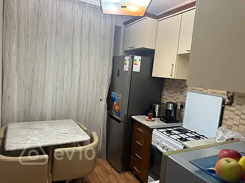 Satılır 2 otaqlı köhnə tikili 55 m²