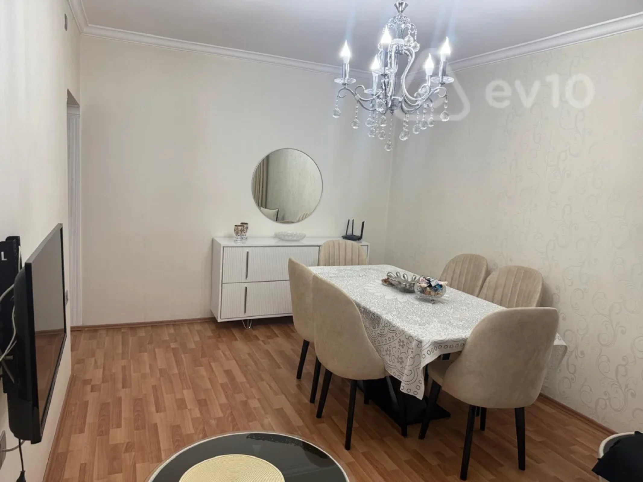 Satılır 2 otaqlı köhnə tikili 55 m²
