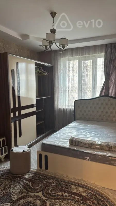 Kirayə verilir 2 otaqlı köhnə tikili 60 m²