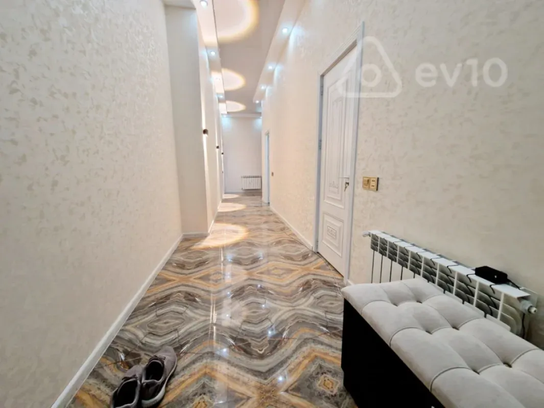 Satılır 4 otaqlı yeni tikili 165 m²