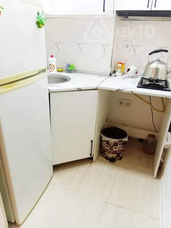 Satılır 3 otaqlı köhnə tikili 60 m²