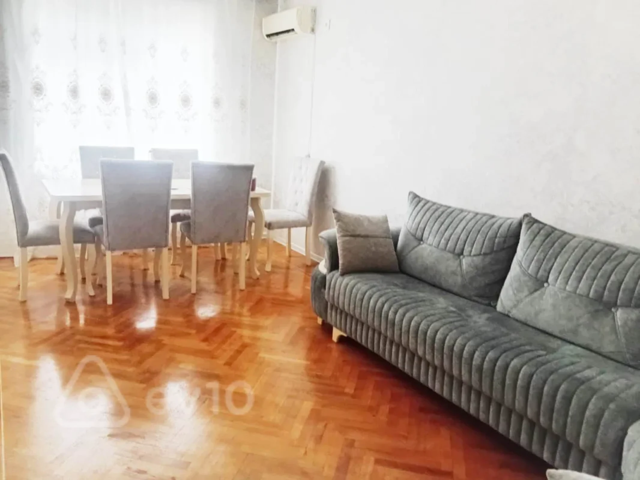Satılır 3 otaqlı köhnə tikili 60 m²