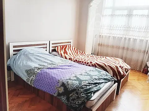 Satılır 3 otaqlı köhnə tikili 60 m²