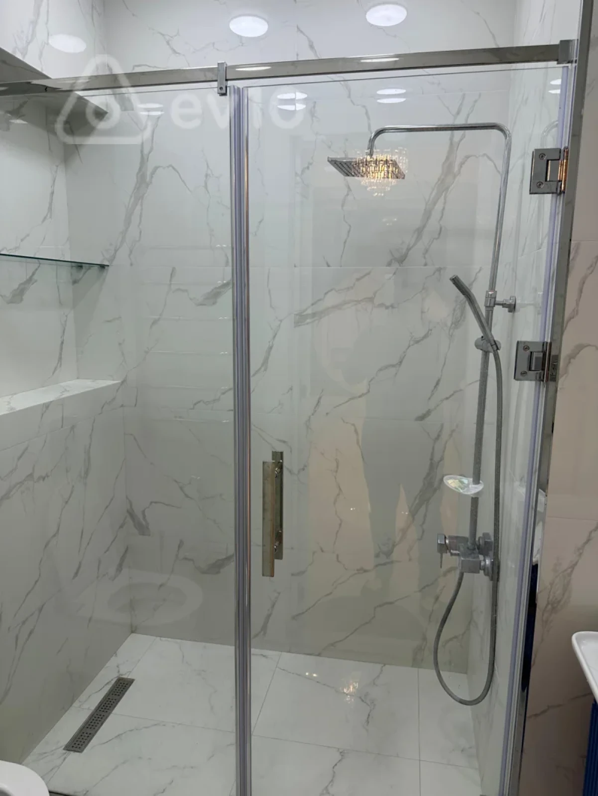 Kirayə verilir 4 otaqlı yeni tikili 140 m²