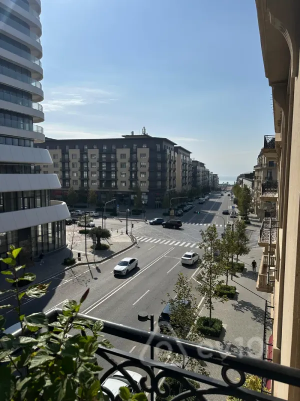 Kirayə verilir 4 otaqlı yeni tikili 140 m²