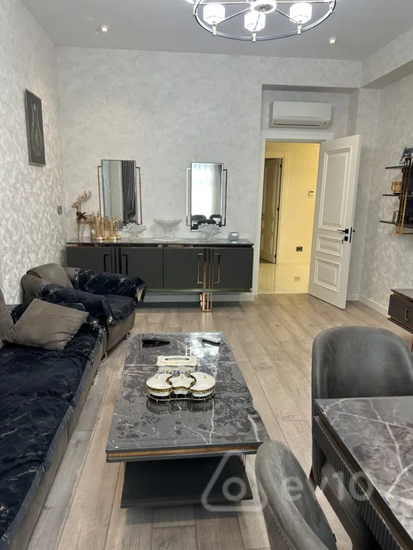 Kirayə verilir 4 otaqlı yeni tikili 140 m²