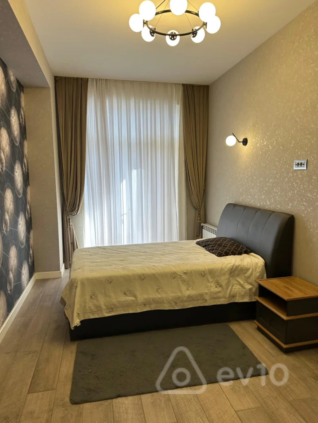 Kirayə verilir 4 otaqlı yeni tikili 140 m²