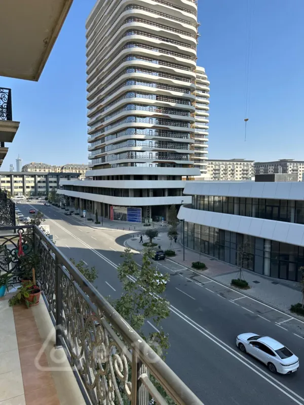 Kirayə verilir 4 otaqlı yeni tikili 140 m²