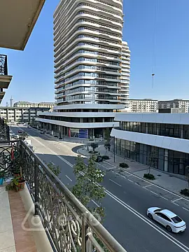 Kirayə verilir 4 otaqlı yeni tikili 140 m²