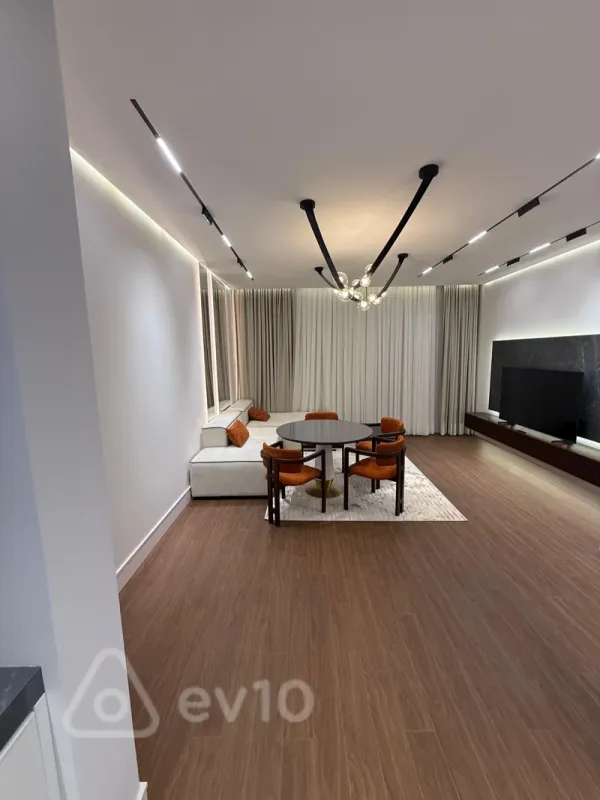 Kirayə verilir 2 otaqlı yeni tikili 97 m²