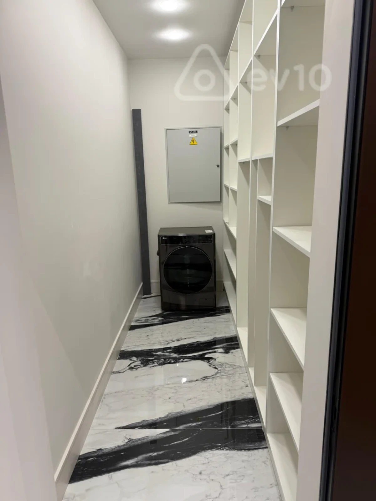 Kirayə verilir 2 otaqlı yeni tikili 97 m²