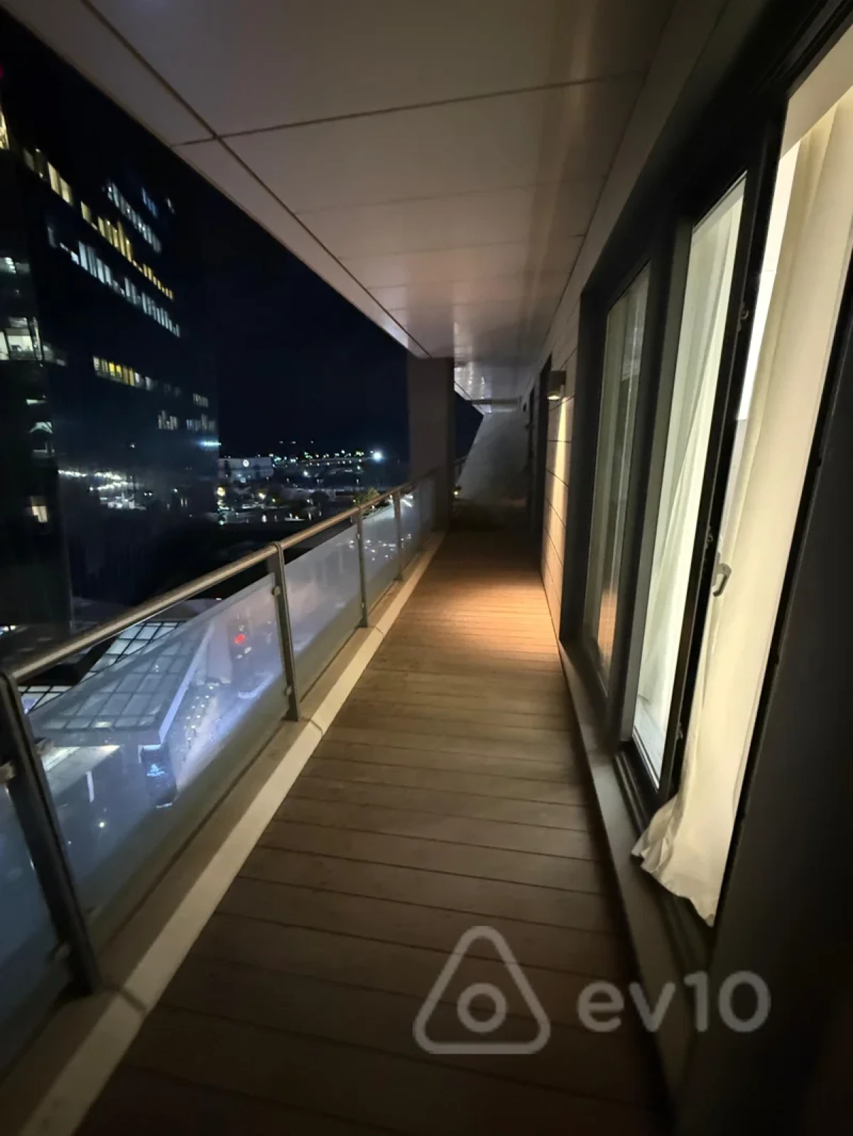 Kirayə verilir 2 otaqlı yeni tikili 97 m²