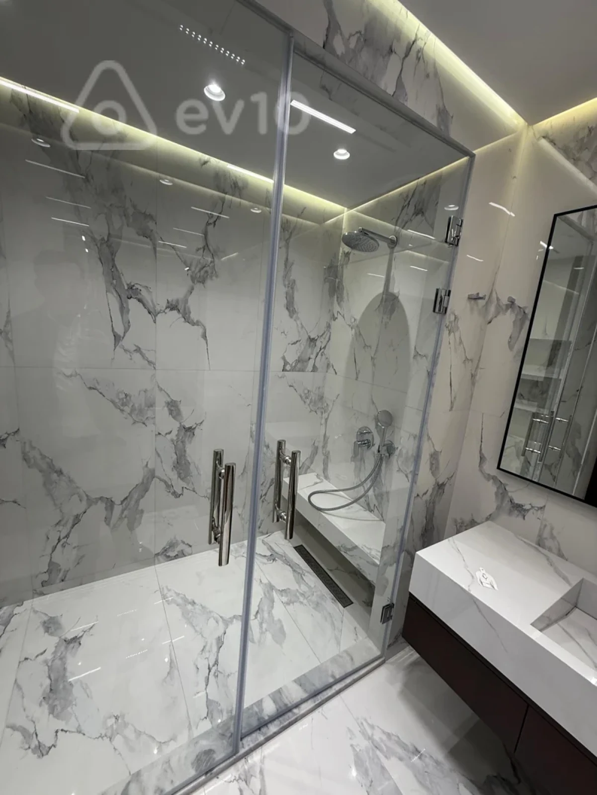 Kirayə verilir 2 otaqlı yeni tikili 97 m²