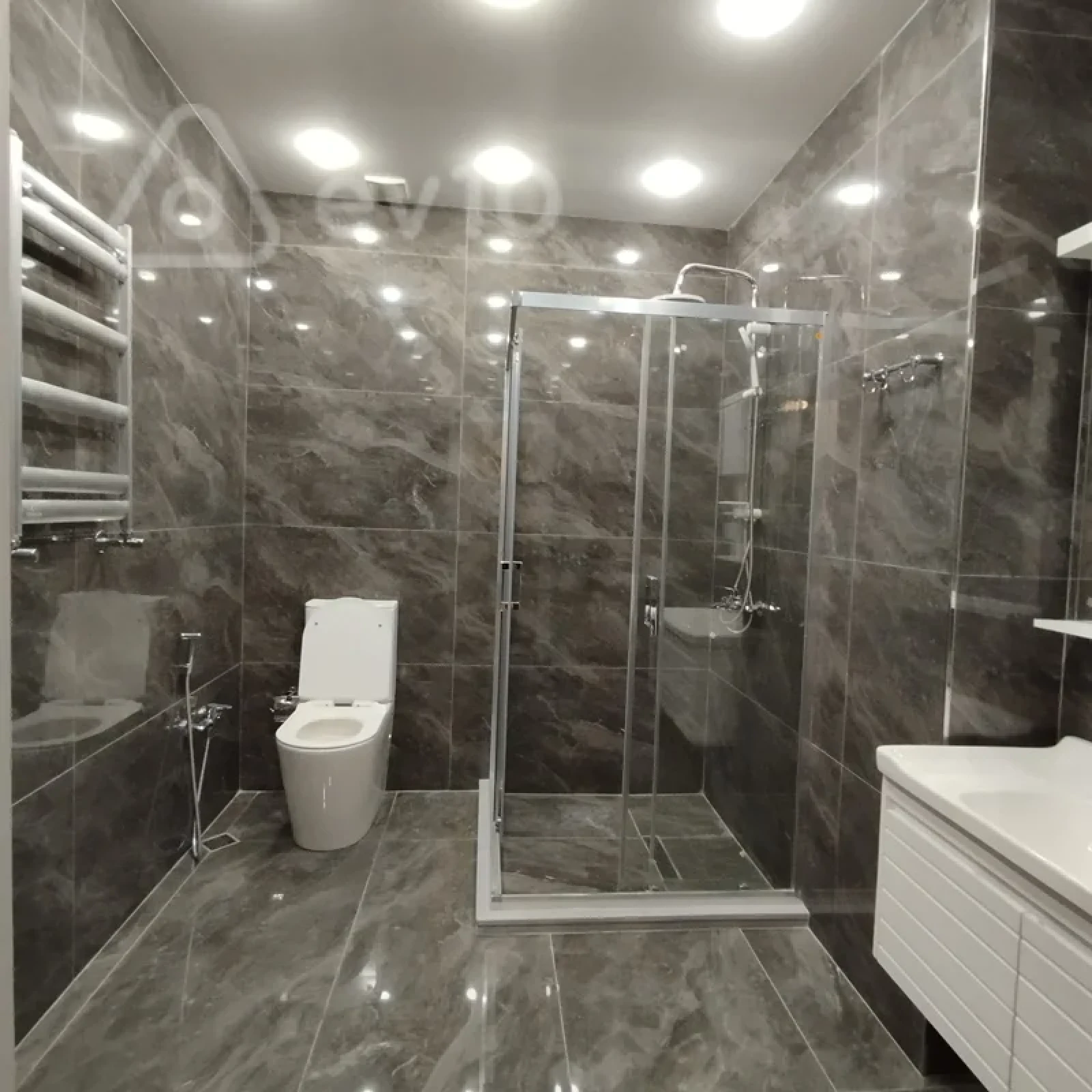 Satılır 4 otaqlı ofis 164 m²