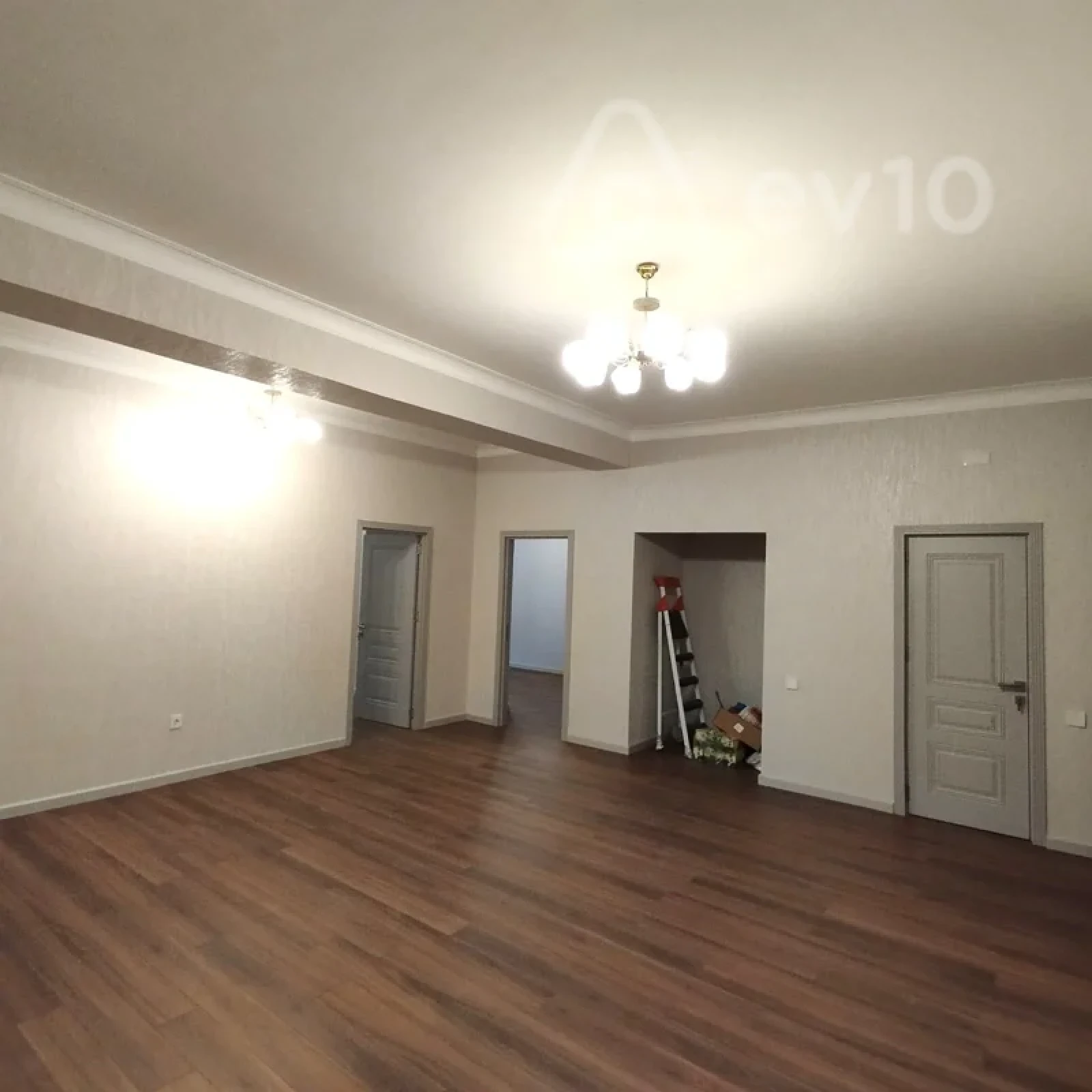 Satılır 4 otaqlı ofis 164 m²
