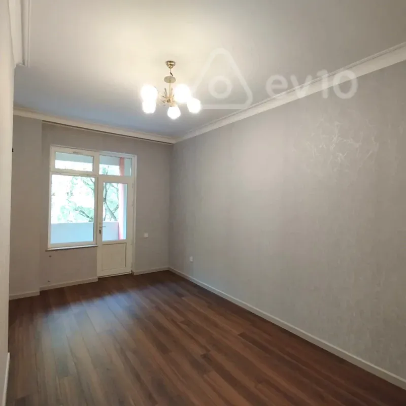 Satılır 4 otaqlı ofis 164 m²