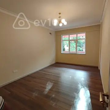 Satılır 4 otaqlı ofis 164 m²