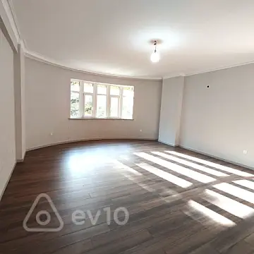 Satılır 4 otaqlı ofis 164 m²