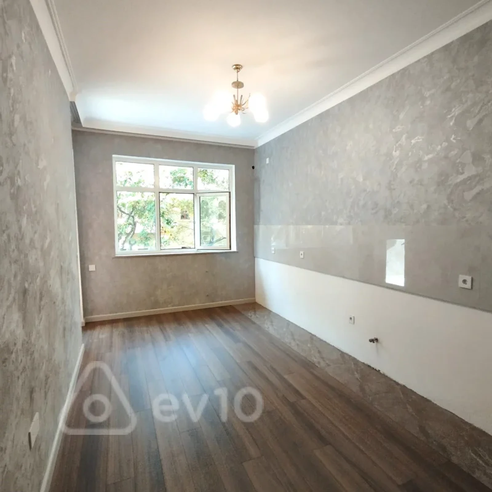 Satılır 4 otaqlı ofis 164 m²