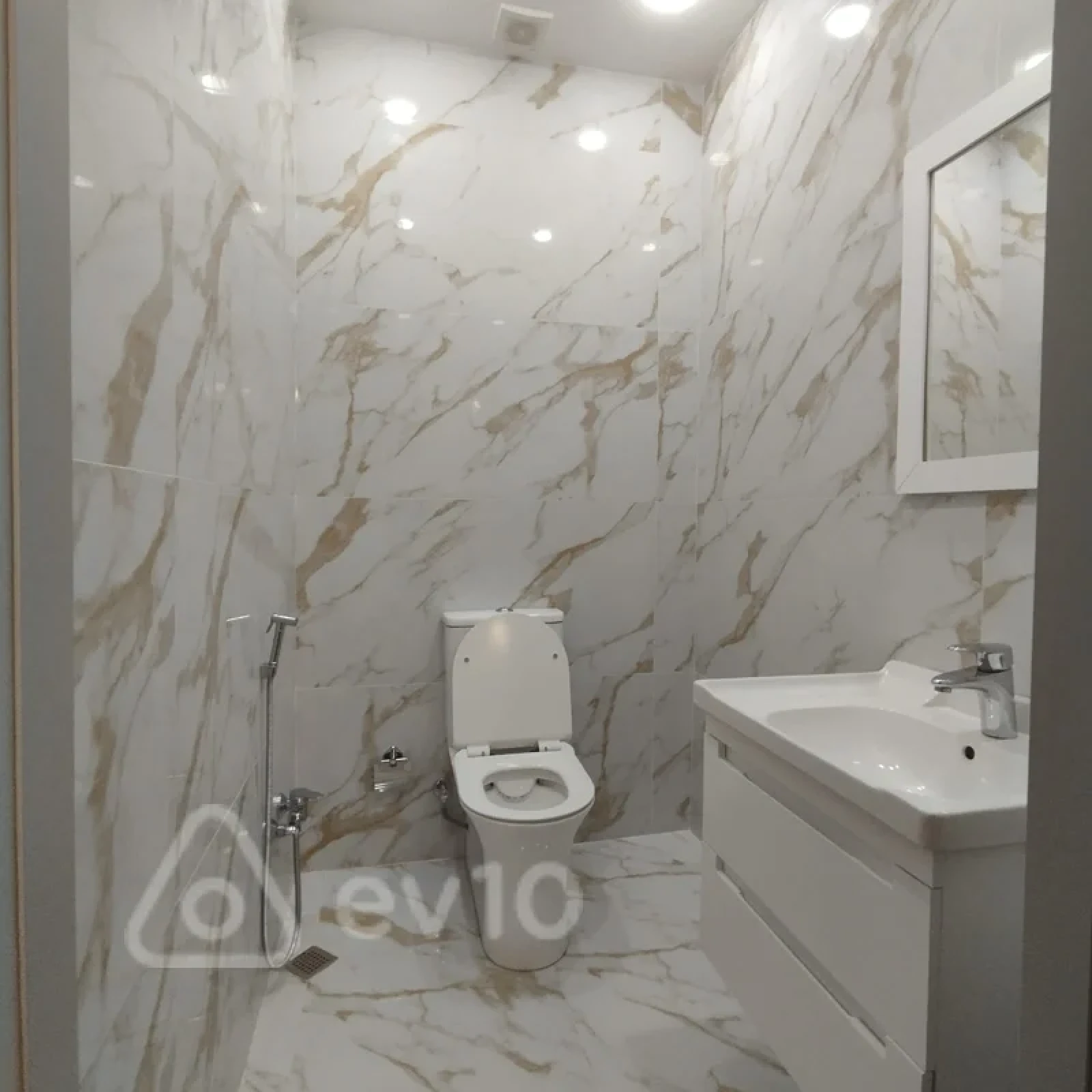 Satılır 4 otaqlı ofis 164 m²