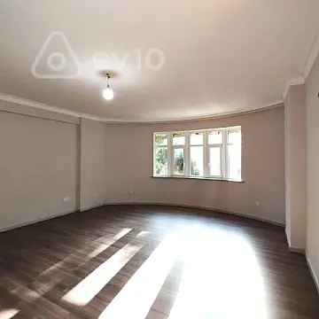 Satılır 4 otaqlı ofis 164 m²