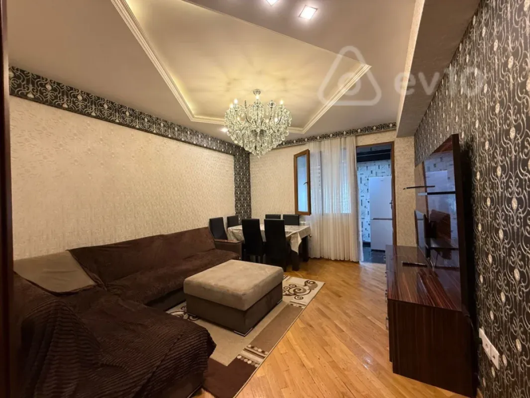 Kirayə verilir 3 otaqlı yeni tikili 180 m²