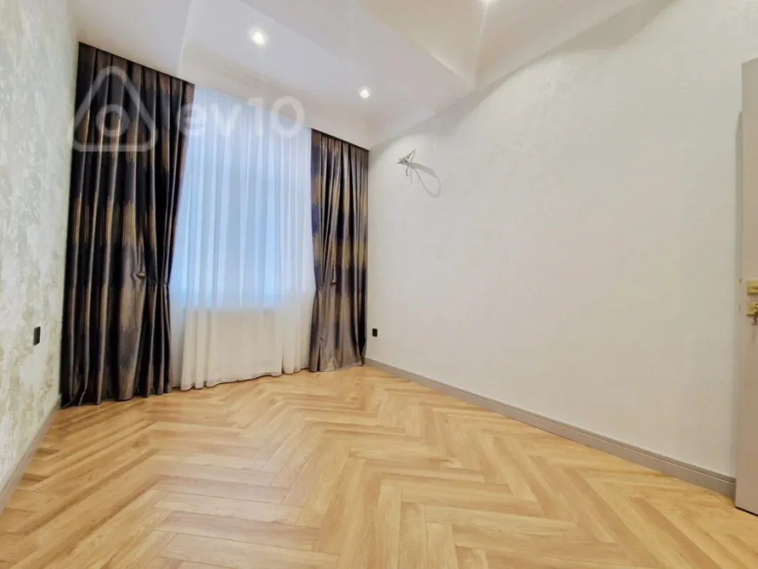 Satılır 3 otaqlı yeni tikili 70 m²