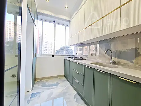 Satılır 3 otaqlı yeni tikili 70 m²
