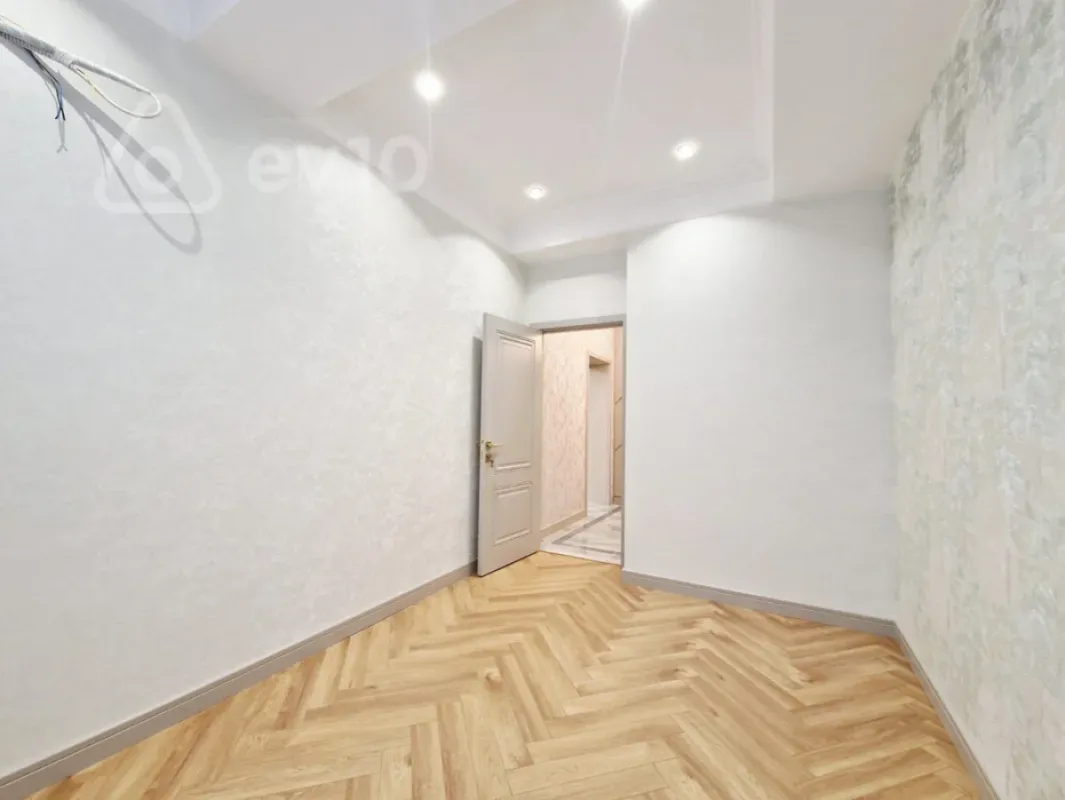 Satılır 3 otaqlı yeni tikili 70 m²