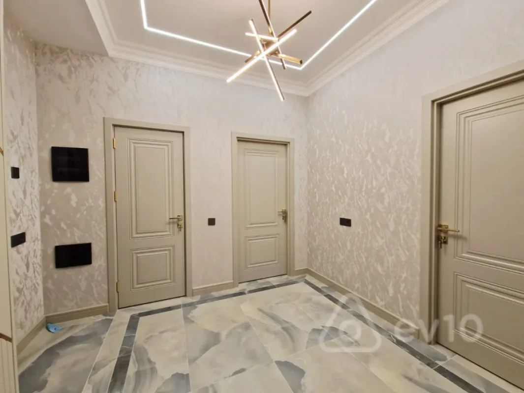 Satılır 3 otaqlı yeni tikili 70 m²