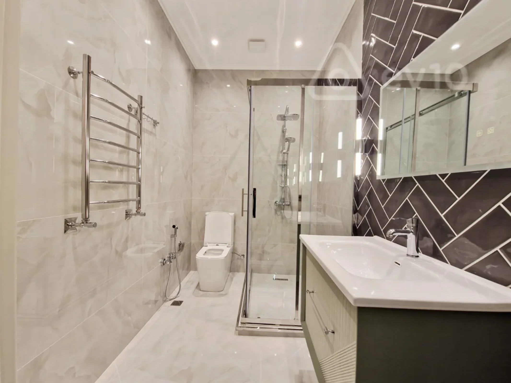 Satılır 3 otaqlı yeni tikili 70 m²