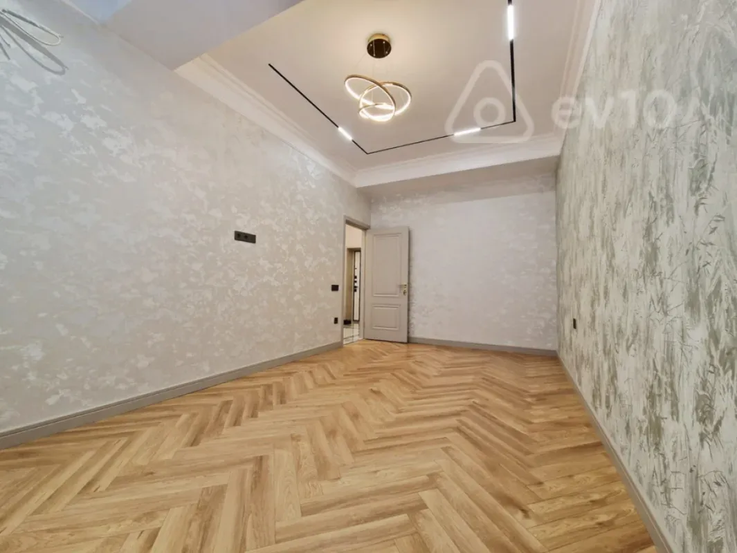 Satılır 3 otaqlı yeni tikili 70 m²