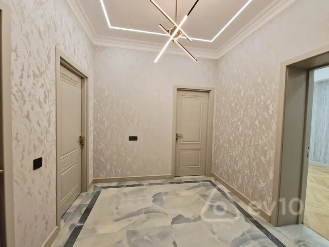 Satılır 3 otaqlı yeni tikili 70 m²