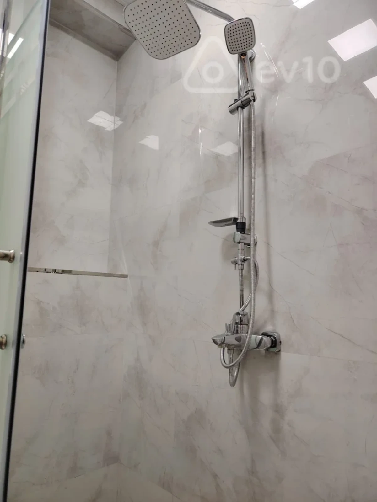 Kirayə verilir 3 otaqlı köhnə tikili 80 m²