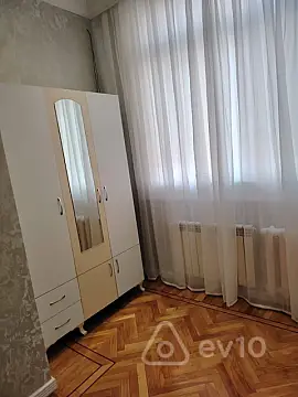 Kirayə verilir 3 otaqlı köhnə tikili 80 m²