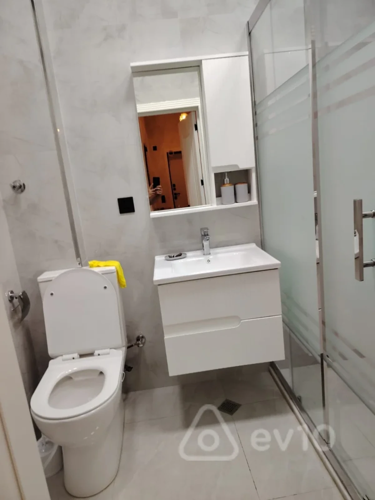 Kirayə verilir 3 otaqlı köhnə tikili 80 m²
