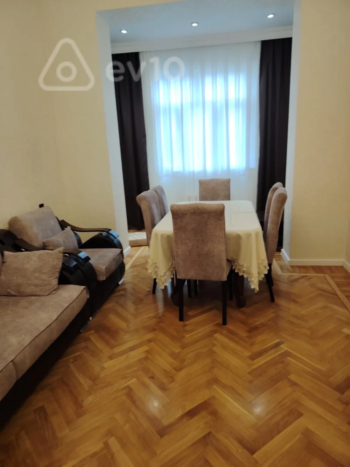 Kirayə verilir 3 otaqlı köhnə tikili 80 m²