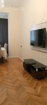 Kirayə verilir 3 otaqlı köhnə tikili 80 m²